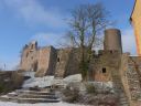 Die Ruine vom Burgplatz aus gesehen.